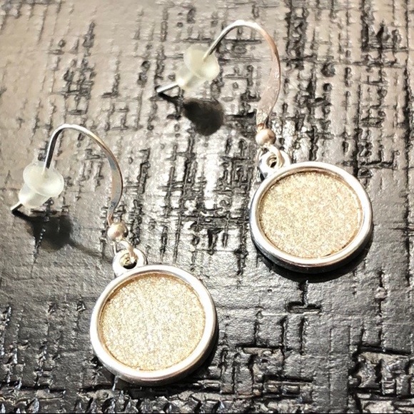 NWOT Silver Tone Glittery Disc Earrings! - Picture 5 of 5